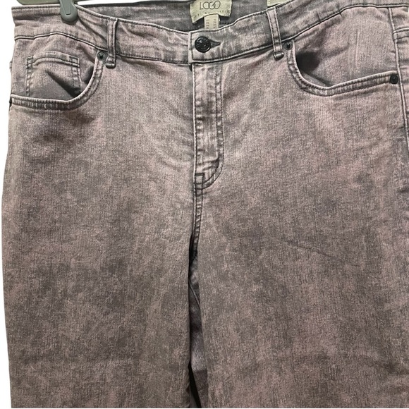 LOGO by Lori Goldstein jeans EUC size 16 straight leg w/cutout hem 5pkt btn/zip - Picture 4 of 15